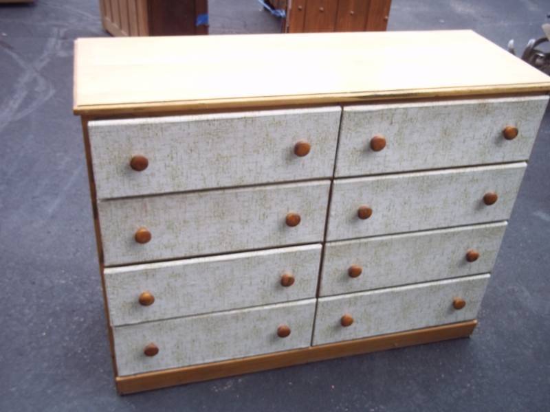Wood 8 drawer dresser 45 x 16 x 34