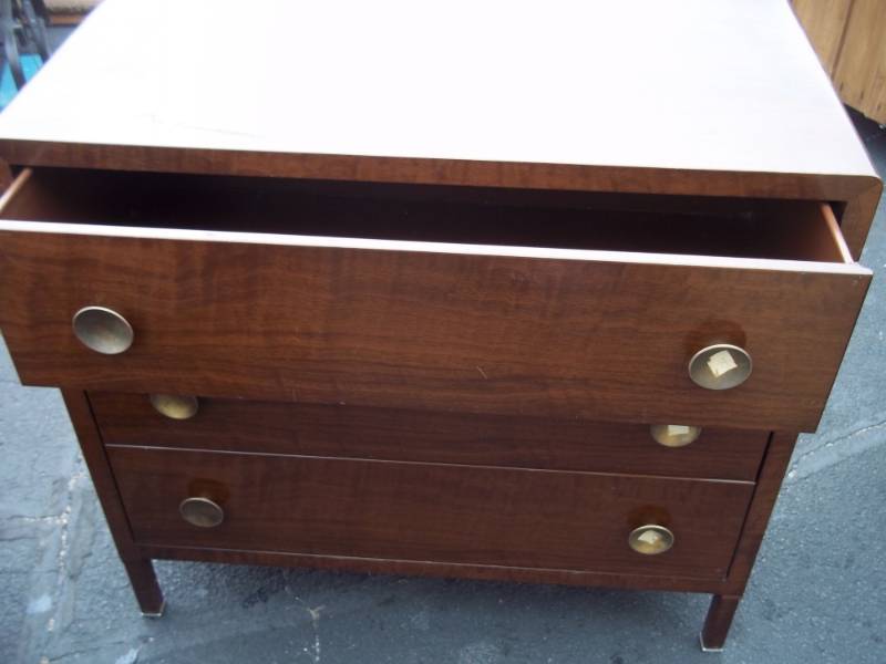 Steel dresser 38 x 18 x35