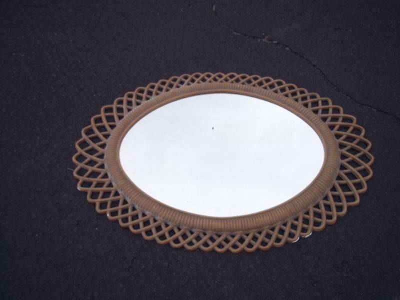 26 Wicker wall mirror