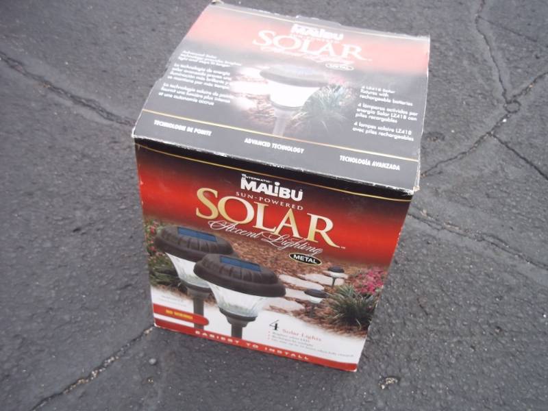 Malibu solar garden lights