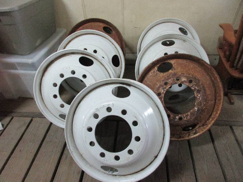 lot 9 image: Semi rims