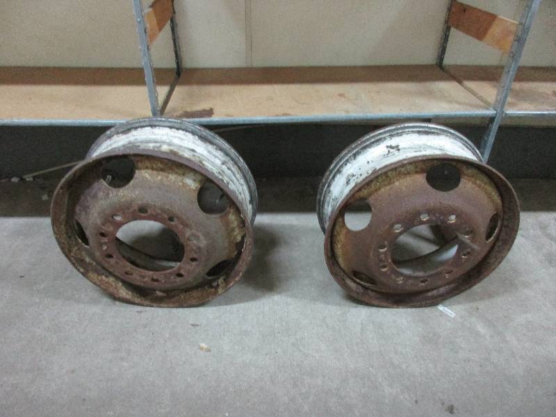 lot 10 image: Semi rims