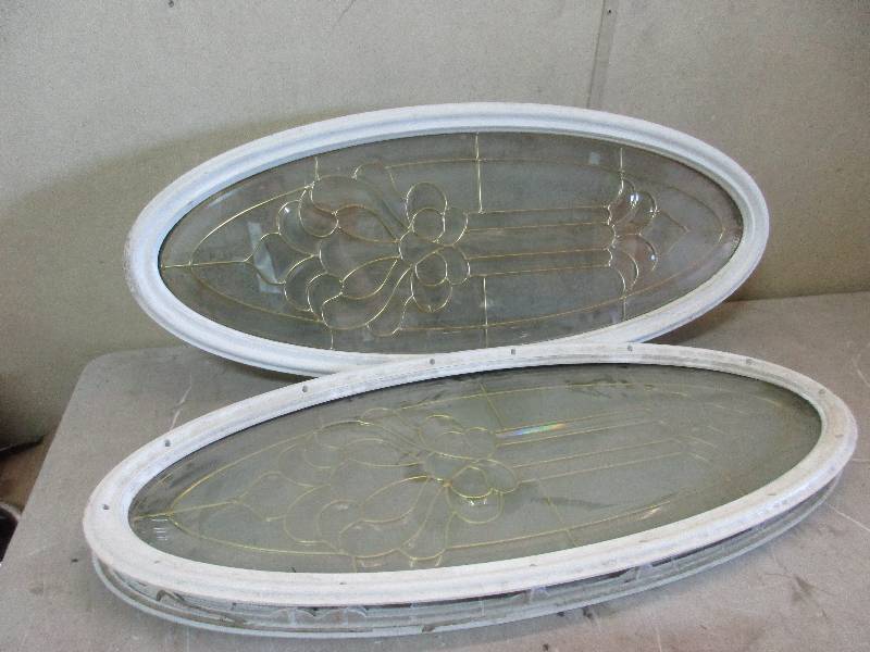 lot 12 image: Windows