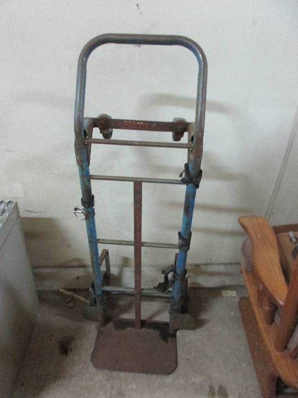 lot 16 image: 2 Wheel cart