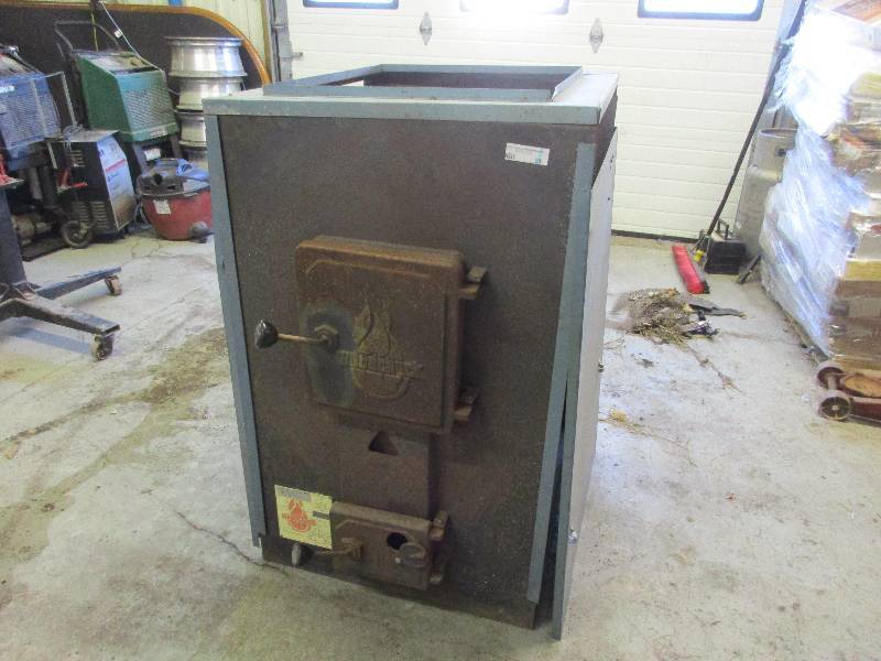 lot 21 image: Woodstove
