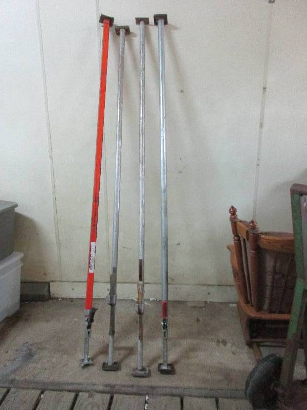 lot 22 image: 4 semi load binders