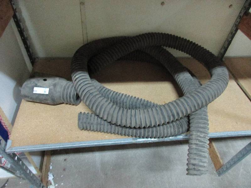 lot 30 image: Exhaust hose