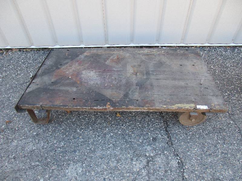 lot 40 image: 2 wheel cart