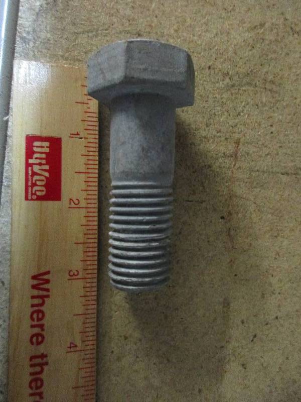 lot 50 image: bucket of 78 X 3 bolts