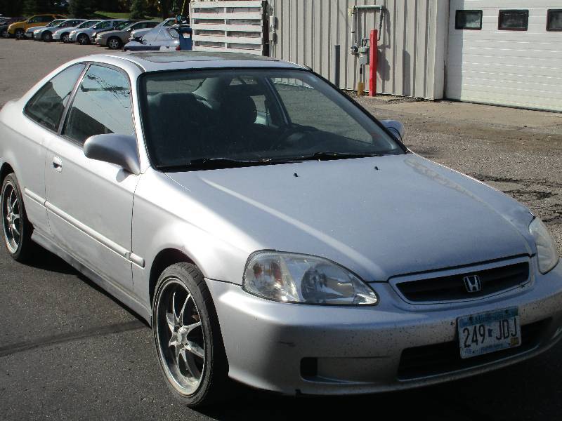 lot 4 image: 2 Door Civic