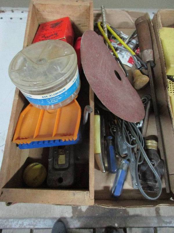 lot 86 image: wireless router and misc tools