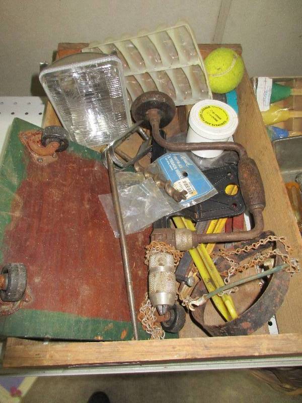 lot 89 image: misc tools and fuses, and safety siren