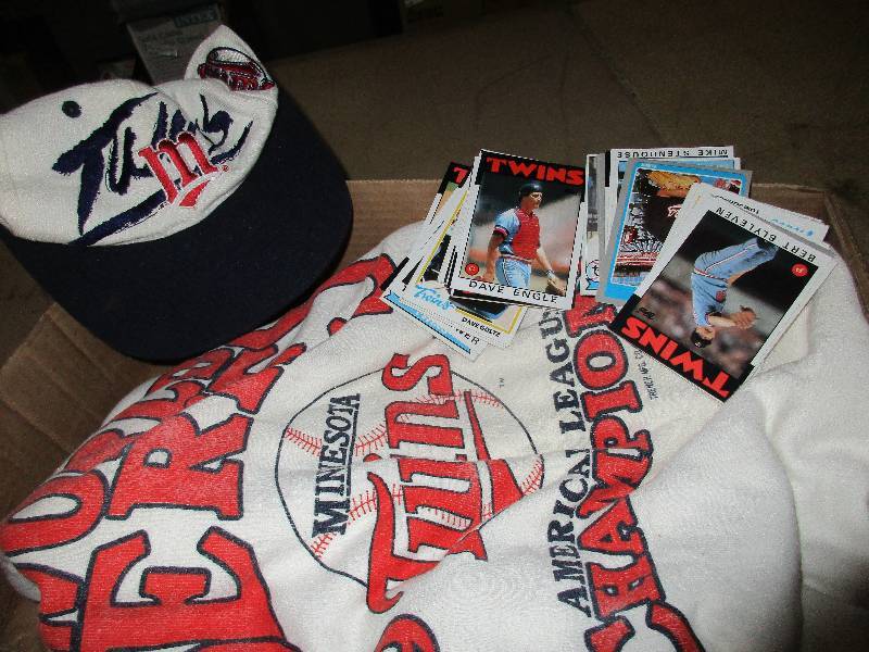 lot 93 image: MN Twins cards and clothes