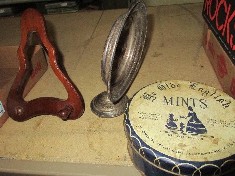 lot 109 image: misc vintage items (see pictures)