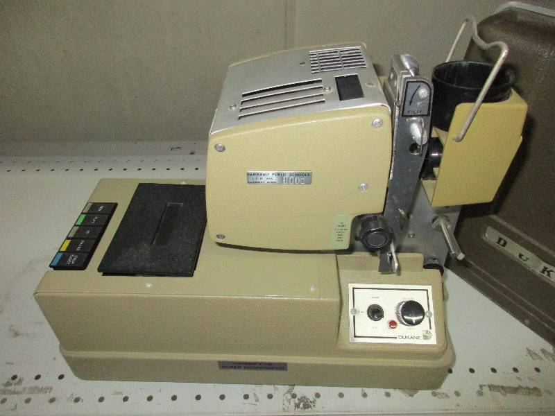 lot 121 image: vintage film projector