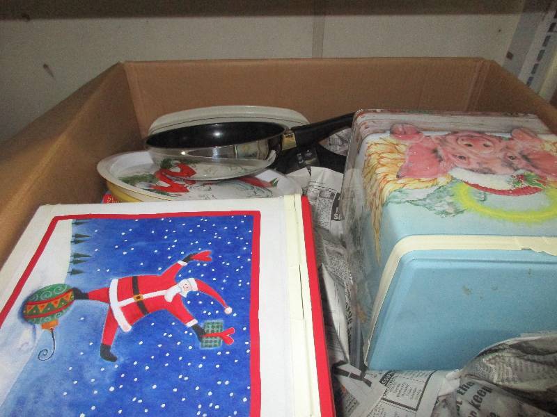 lot 132 image: misc containers and kitchen stuff