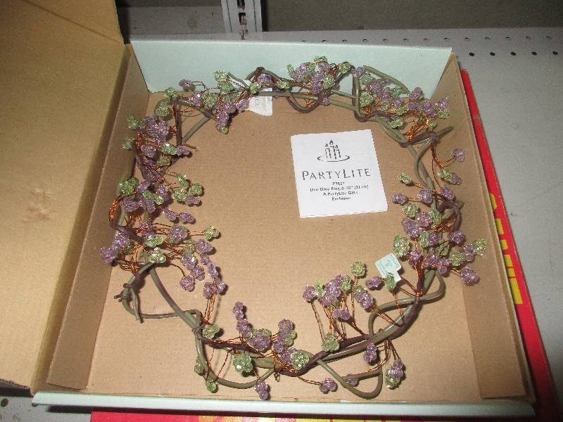 lot 147 image: cant stop board game and party light decoration