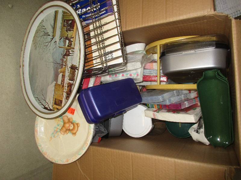 lot 153 image: holiday containers and tupperware