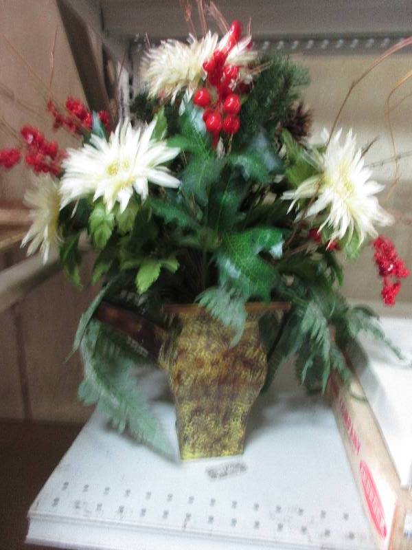 lot 165 image: vase, shelf, chrome spit basket