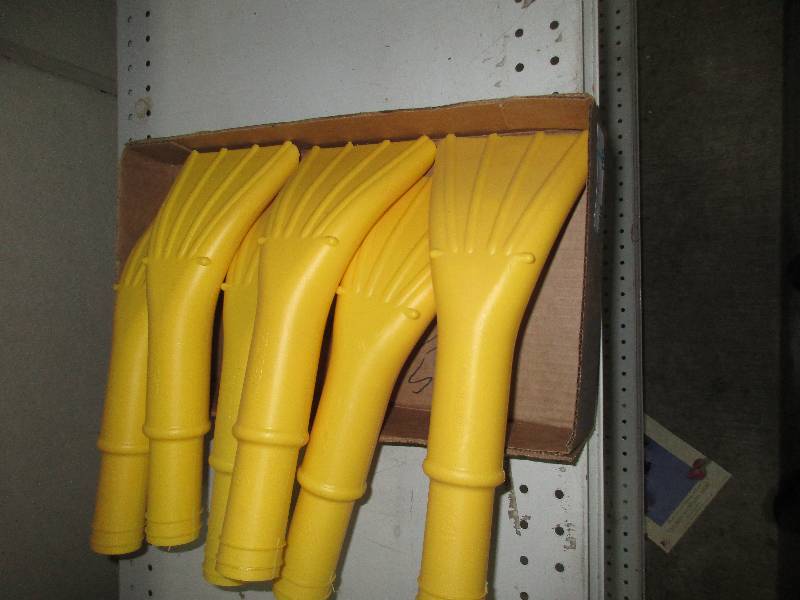 lot 195 image: vacuum heads