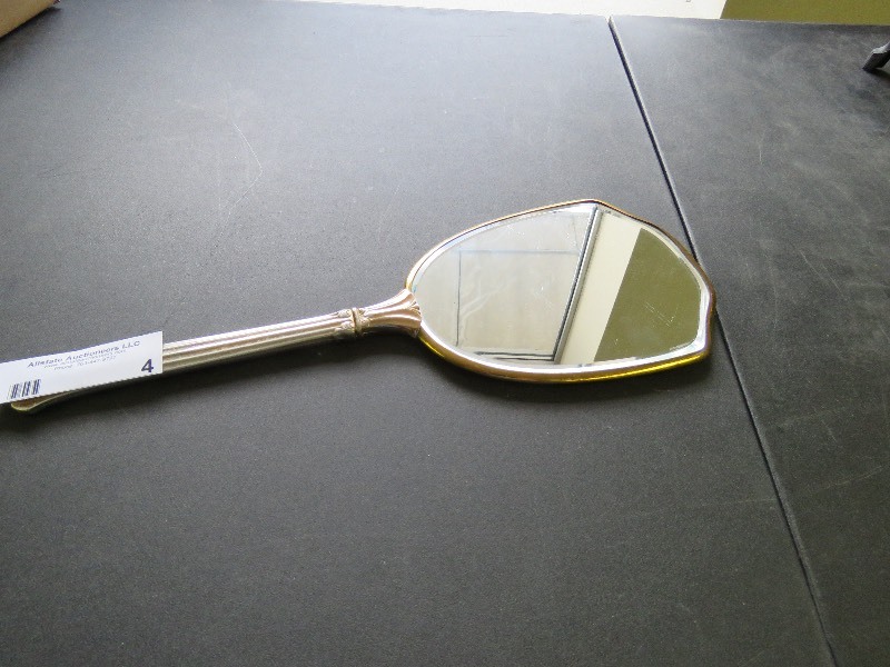 lot 4 image: Vintage Hand Mirror