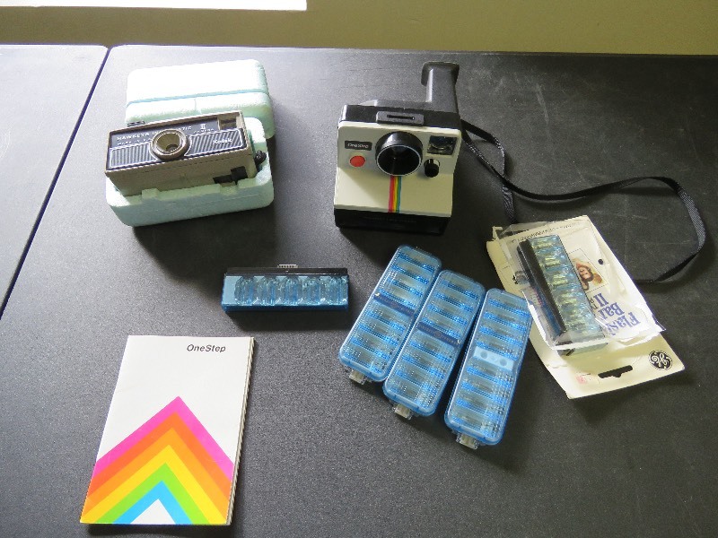lot 6 image: Vintage Cameras