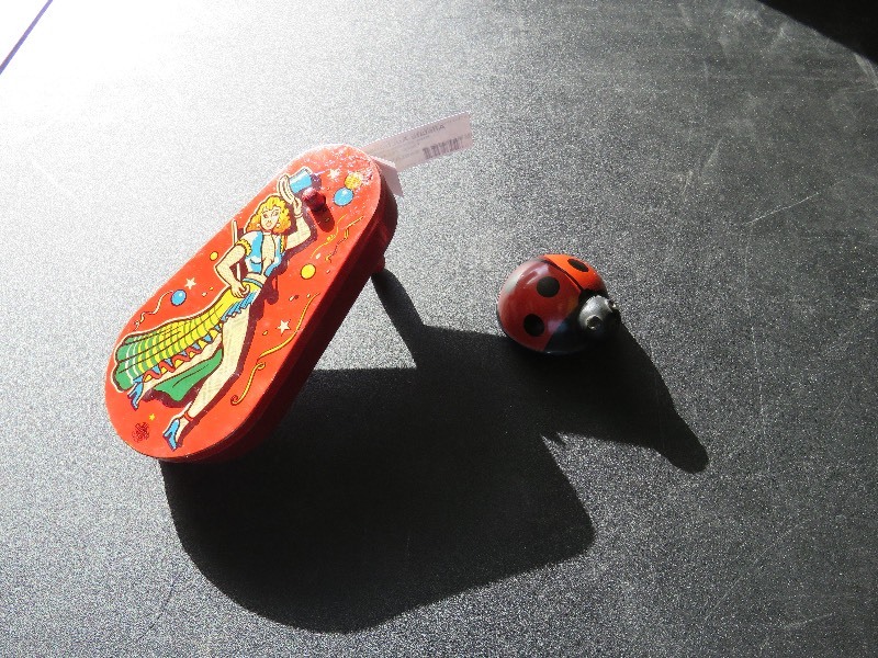 lot 14 image: Vintage Kids Toys
