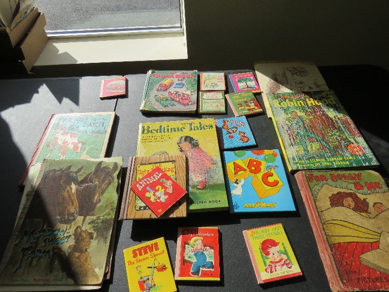 lot 16 image: Vintage Books