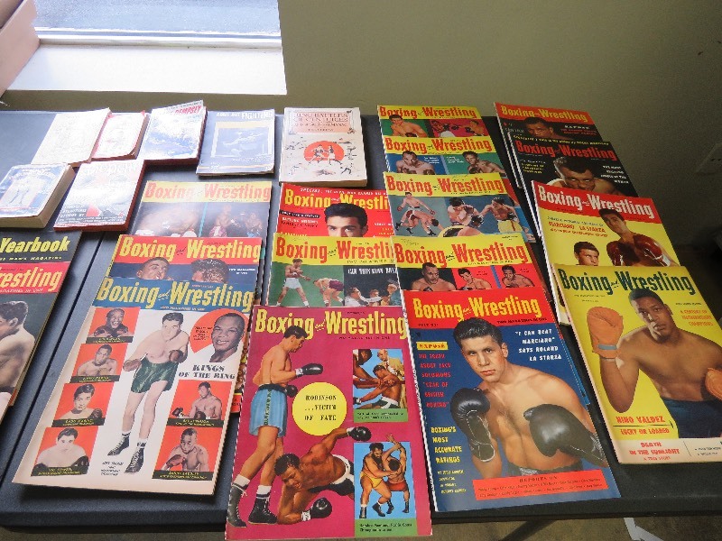 lot 40 image: Vintage Boxing Lot