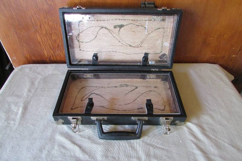 Showcase Breifcase
