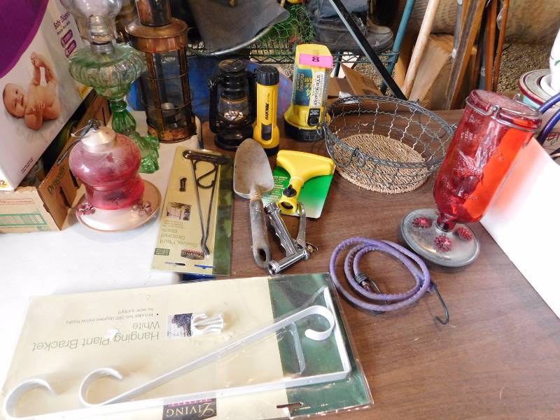 lot 8 image: outdoor, garden birds and more