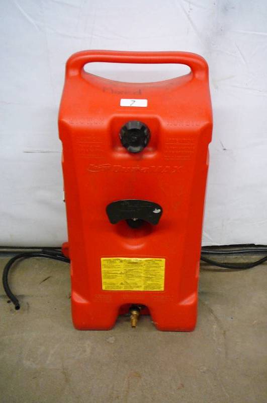 lot 7 image: Fuel Can On Wheels