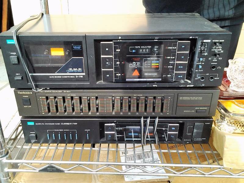 lot 39 image: Technics Equalizer, Sansui Synthesizer & Cassette