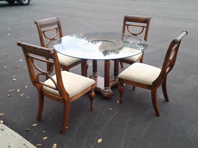 50 Inch Round Glass Table With Pedestal Base 4 Chairs Multi Family Moving Consignments K Bid