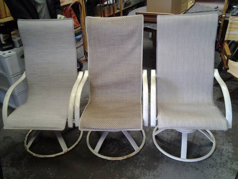 lot 22 image: 3 Patio Swivel Rockers