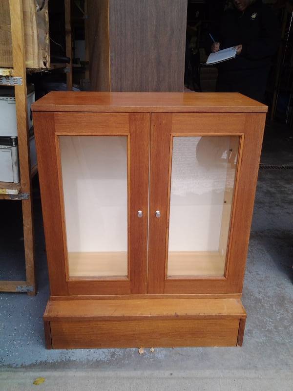 lot 35 image: 2-Piece Display & Storage Cabinet 29x13x28