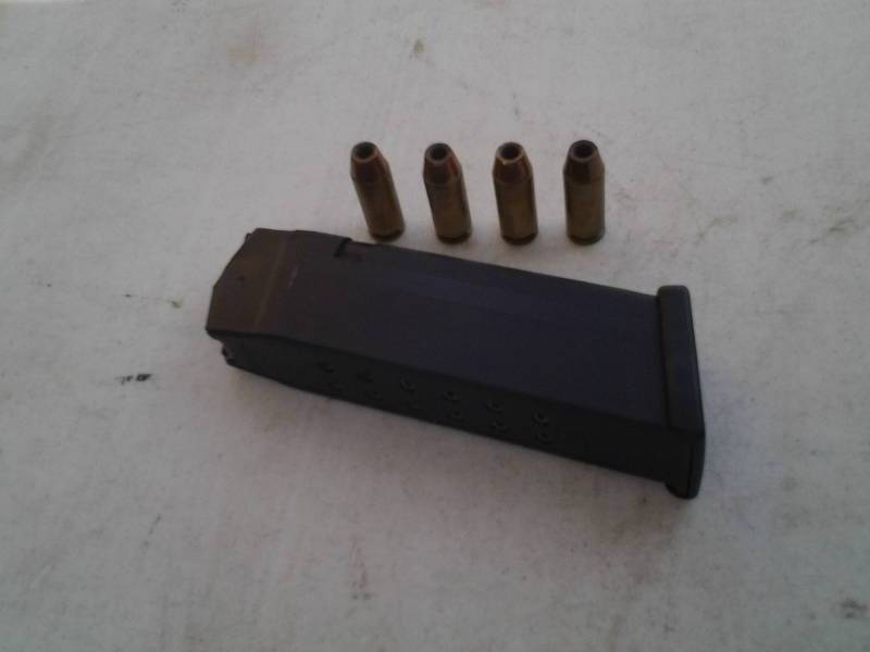lot 42 image: 1-Glock 10mm Clip With Ammo