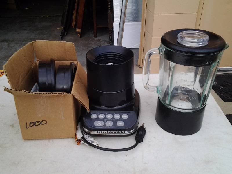 lot 53 image: Kitchen Aid Blender