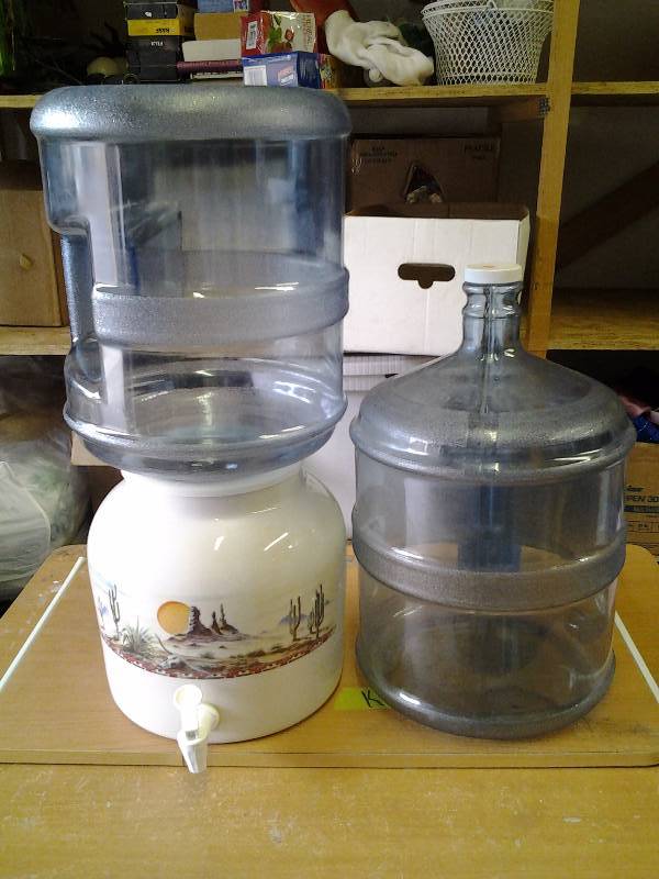 lot 60 image: Southwest Crock Water Dispenser With 2-Water Jugs