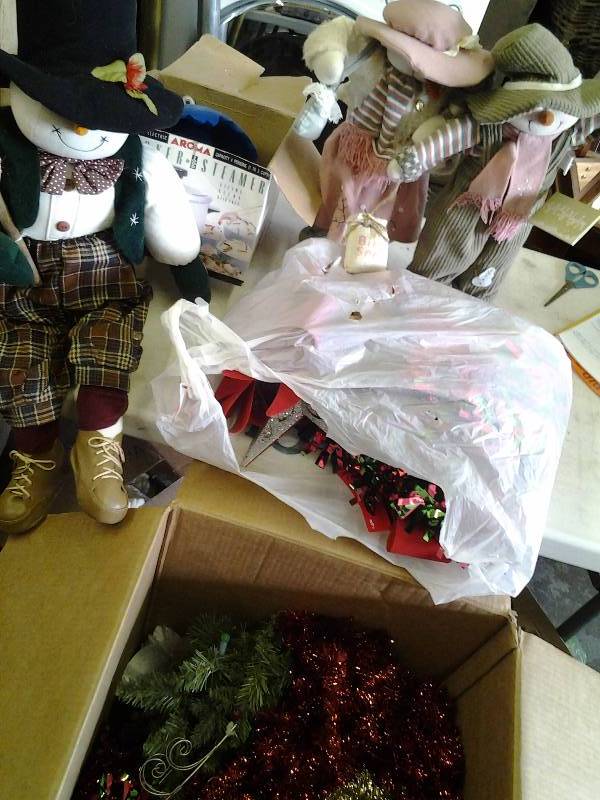 lot 65 image: Large Lot Of Christmas Decor