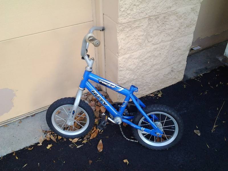 lot 2 image: Huffy Rocket 12 Inch Boys Bike (No Seat)