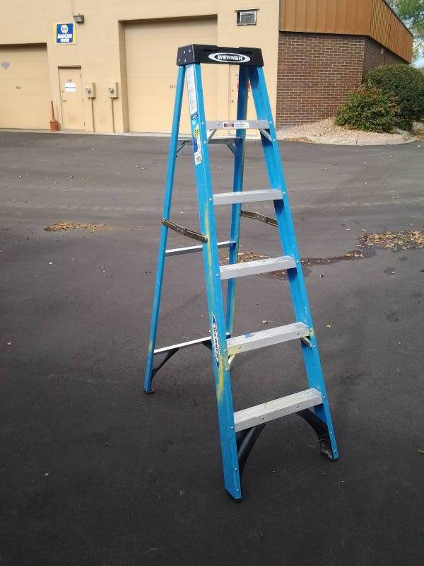 lot 33 image: 6 Foot Werner Fiberglass Ladder