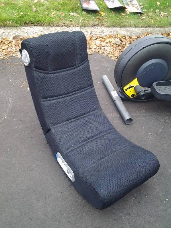 lot 39 image: Gaming Chair