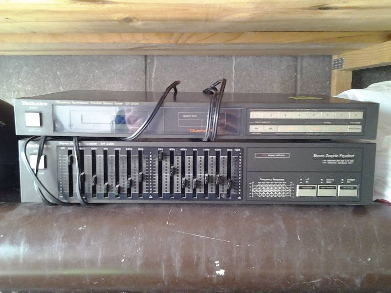 lot 42 image: Technics AMFM Stereo Tuner ST-Z400 & Equilizer SH 7200