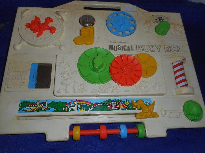 COLLECTIBLE 1977 MUSICAL BUSY BOX