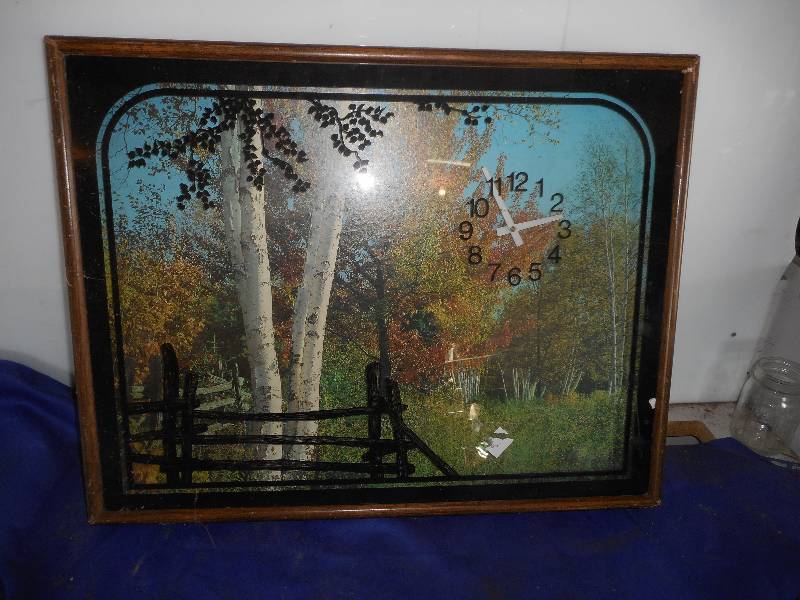 VINTAGE BOX CLOCK