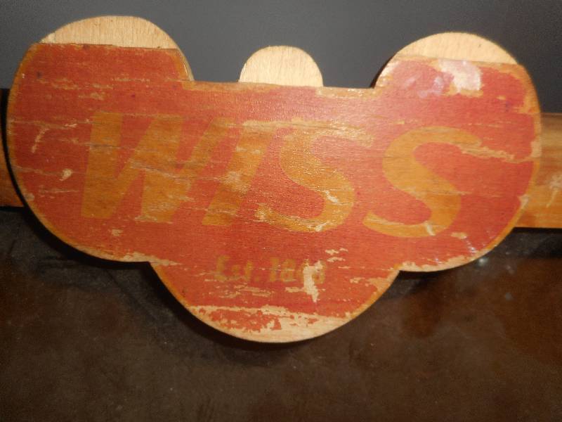 ANTIQUE SCISSOR DISPLAY BOX