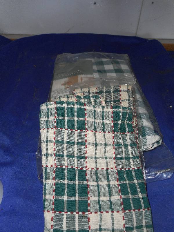 CLOTH TABLE CLOTH AND KNAPKINS