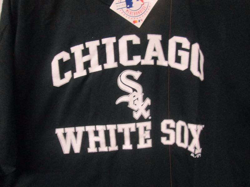 MLB Mens Heart & Soul Tee