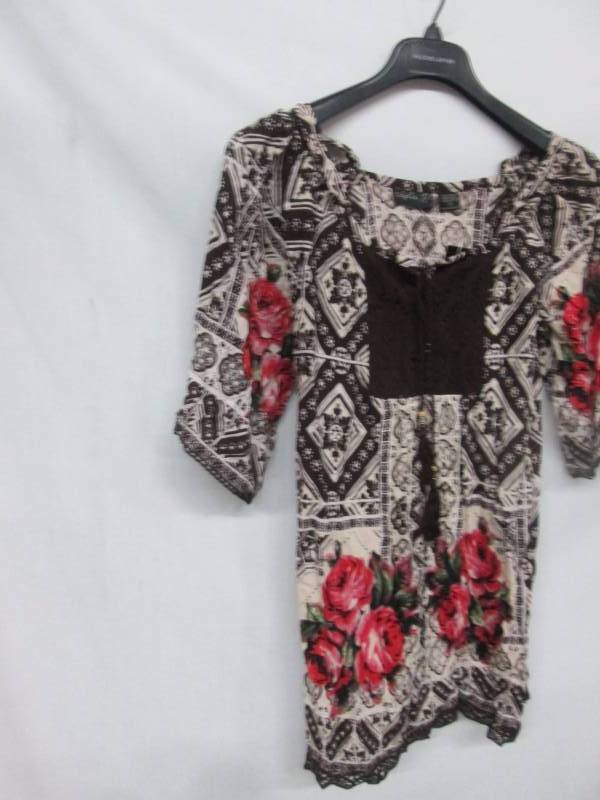 Lola P Cold-Shoulder Print Top